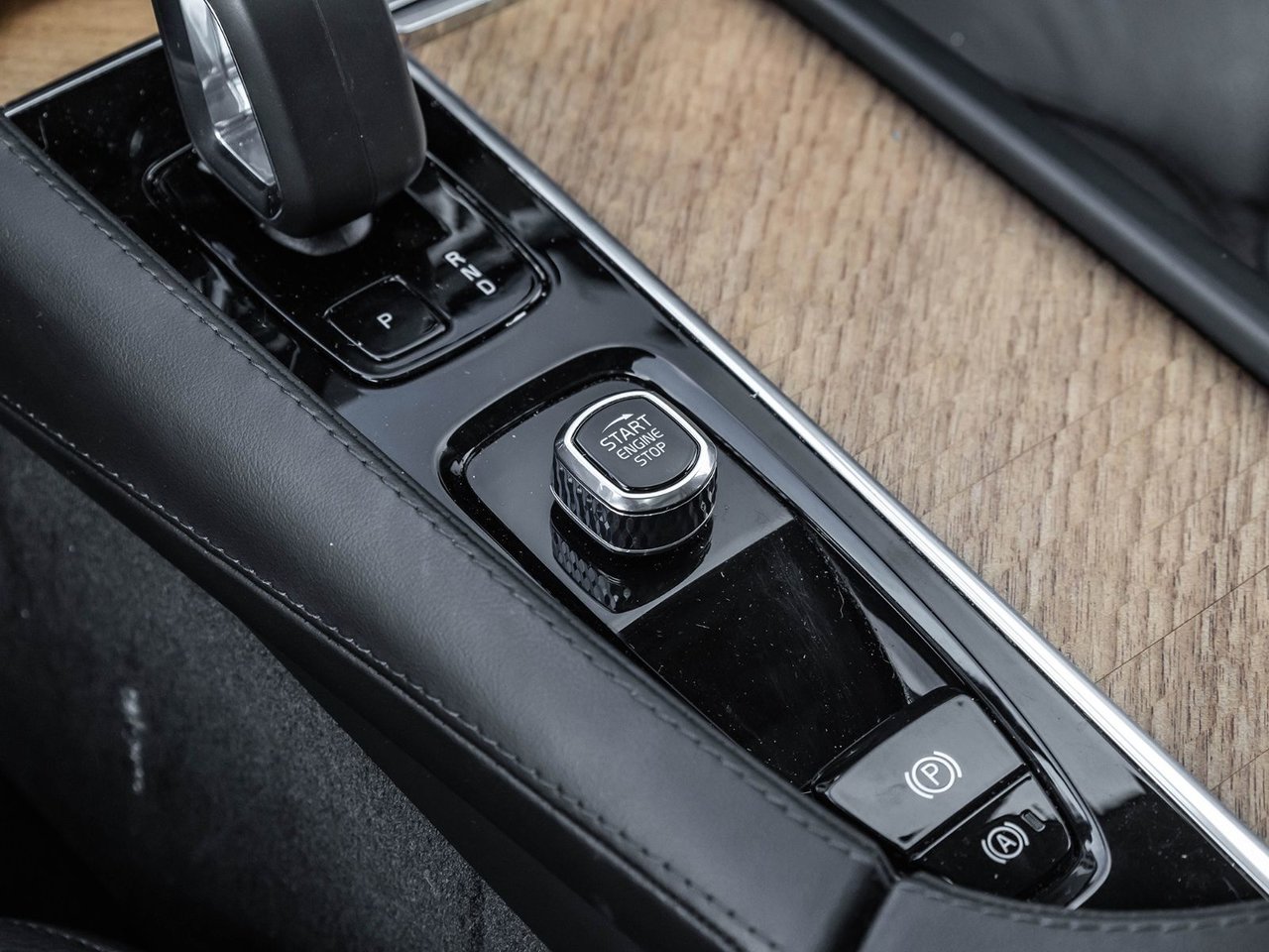 2024 Volvo XC90 Recharge Plus Bright Theme-18