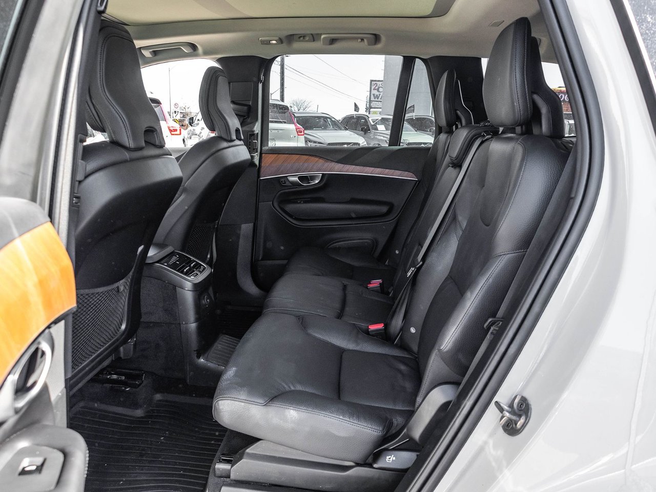 2024 Volvo XC90 Recharge Plus Bright Theme-28