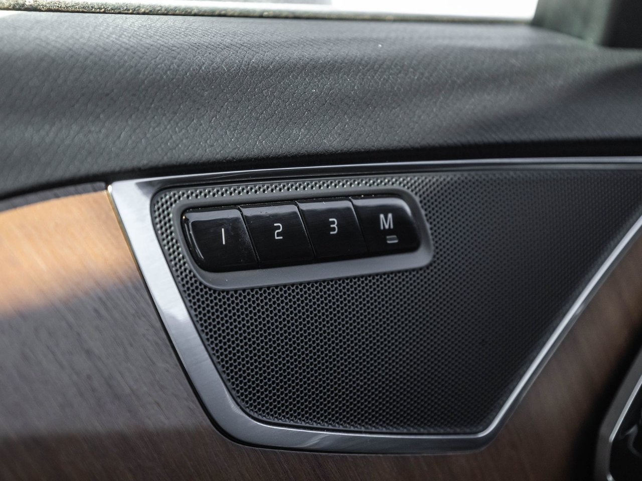 2024 Volvo XC90 Recharge Plus Bright Theme-19