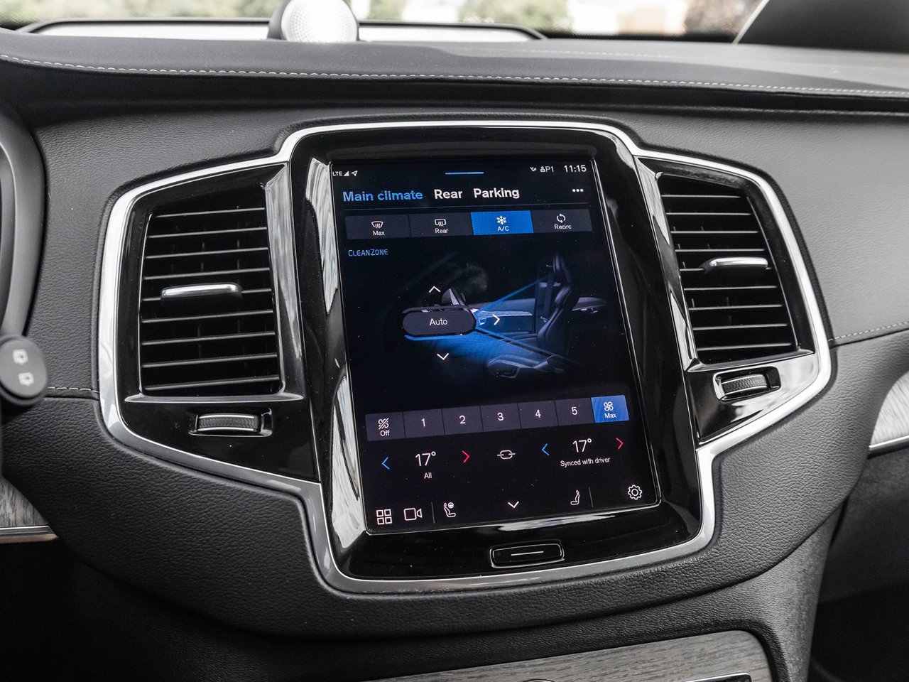2024 Volvo XC90 Recharge Ultimate Bright Theme-24
