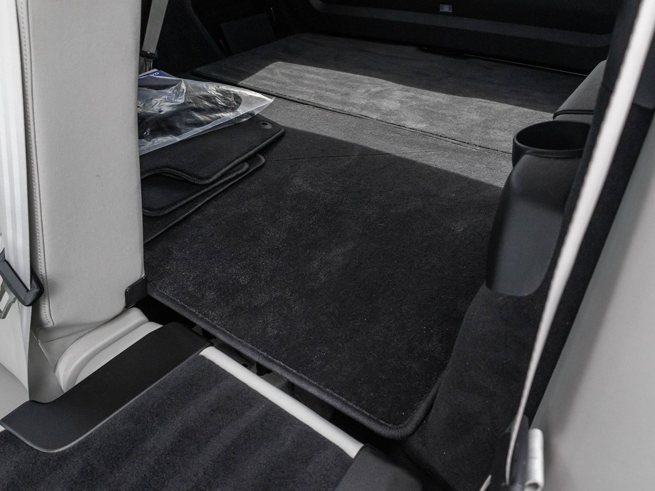 2024 Volvo XC90 Core Bright Theme-21