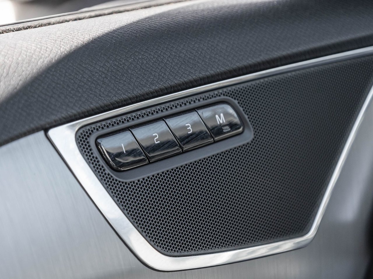 2024 Volvo XC90 Core Bright Theme-14