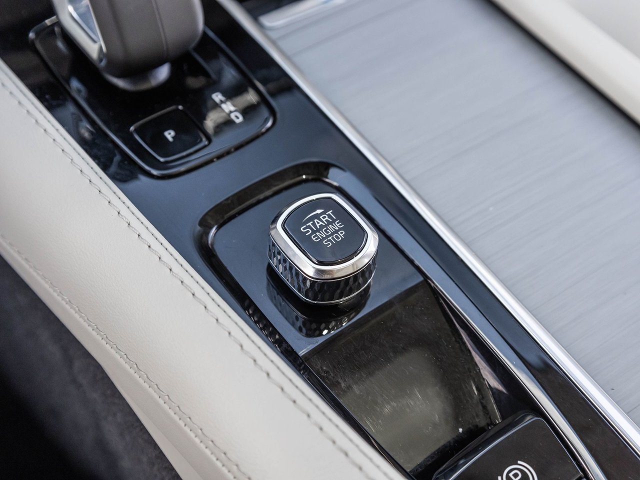2024 Volvo XC90 Core Bright Theme-15