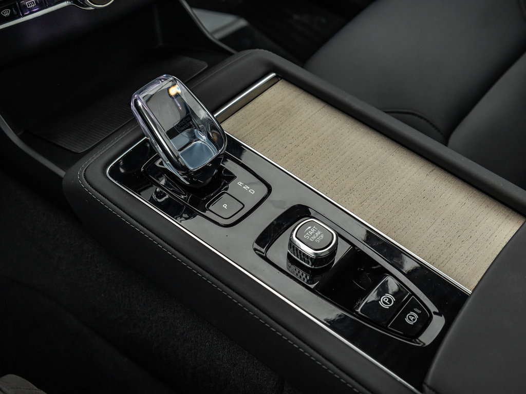 2025 Volvo XC90 Core Bright Theme-15