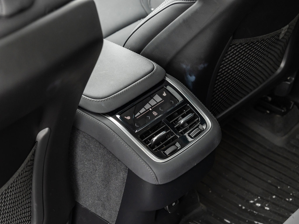 2025 Volvo XC90 Core Bright Theme-27
