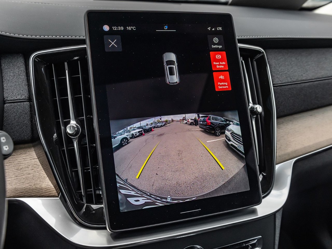 2025 Volvo XC90 Core Bright Theme-14