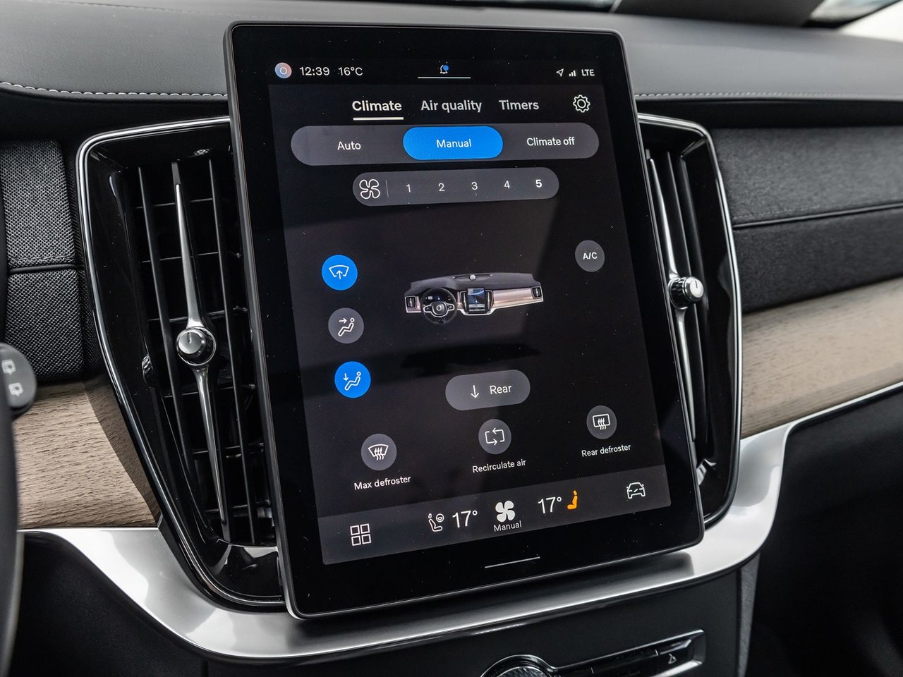 2025 Volvo XC90 Core Bright Theme-19