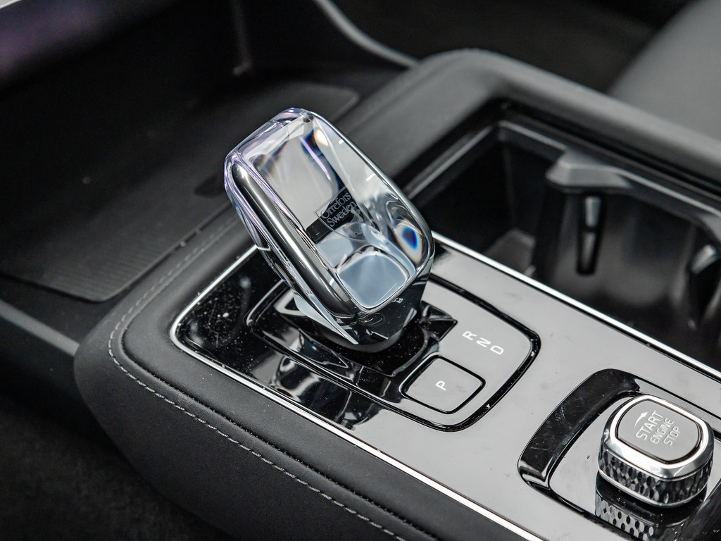 2025 Volvo XC90 Core Bright Theme-18