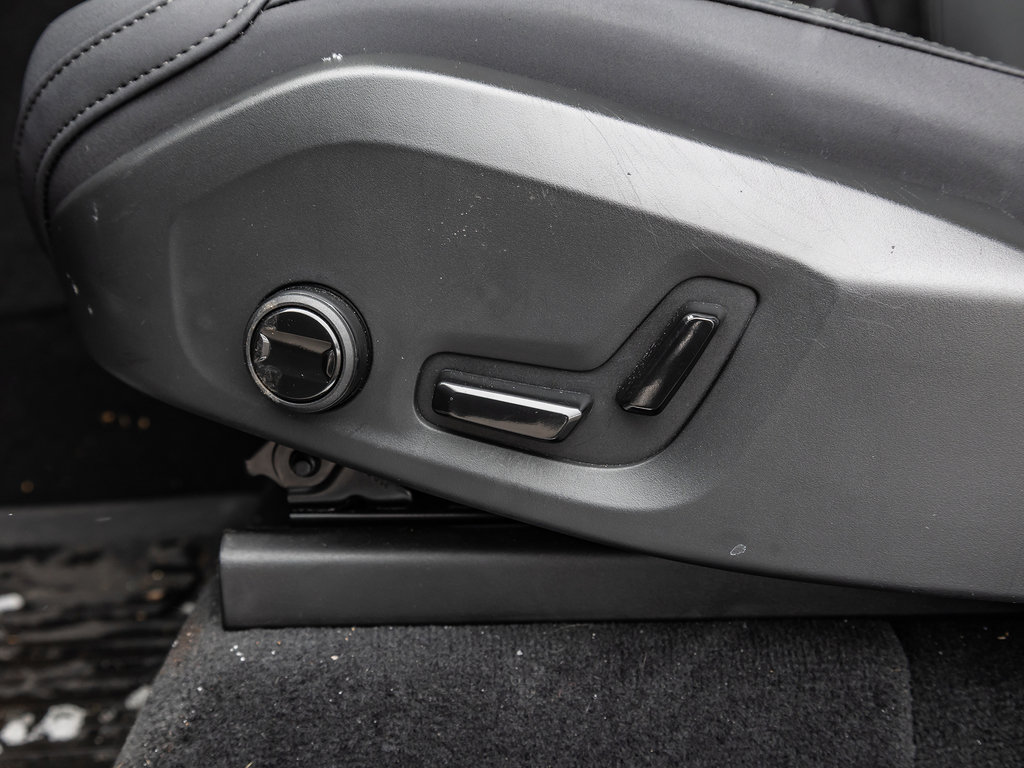 2025 Volvo XC90 Core Bright Theme-14