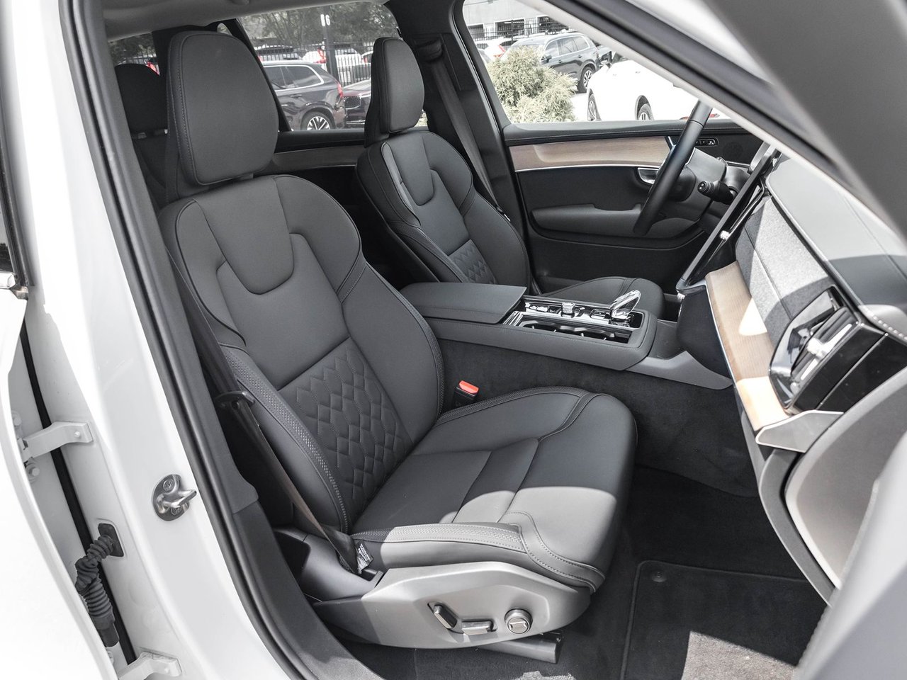 2025 Volvo XC90 Plus Bright Theme-26