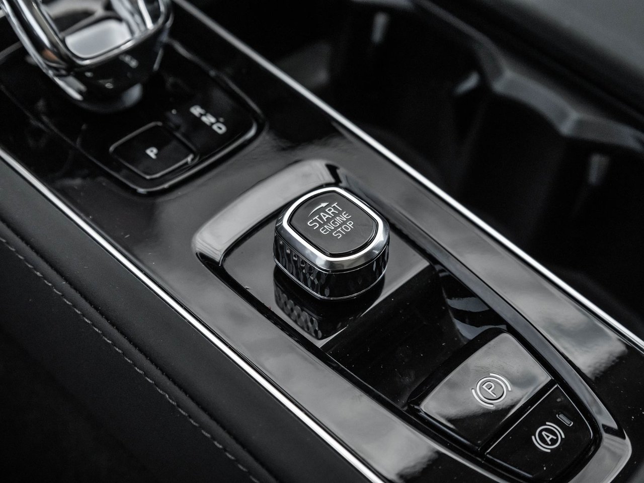 2025 Volvo XC90 Plus Bright Theme-19