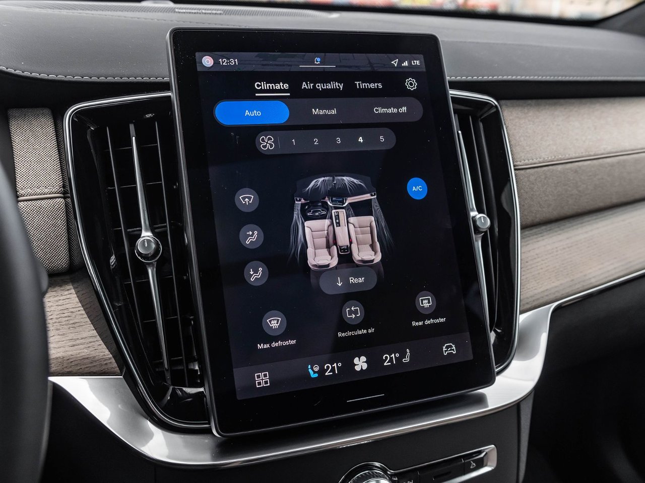 2026 Volvo XC90 Ultra Dark Theme-23
