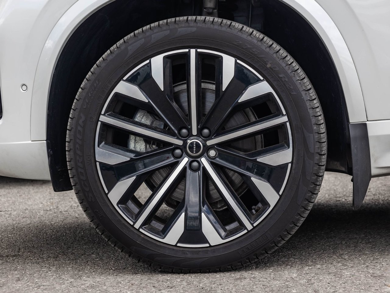 2026 Volvo XC90 Ultra Dark Theme-3