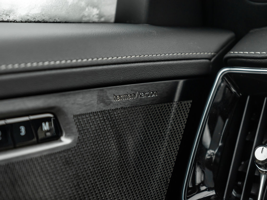 2026 Volvo XC90 Ultra Dark Theme-14