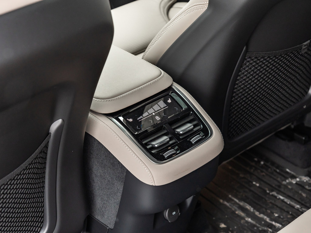 2026 Volvo XC90 Ultra Dark Theme-26