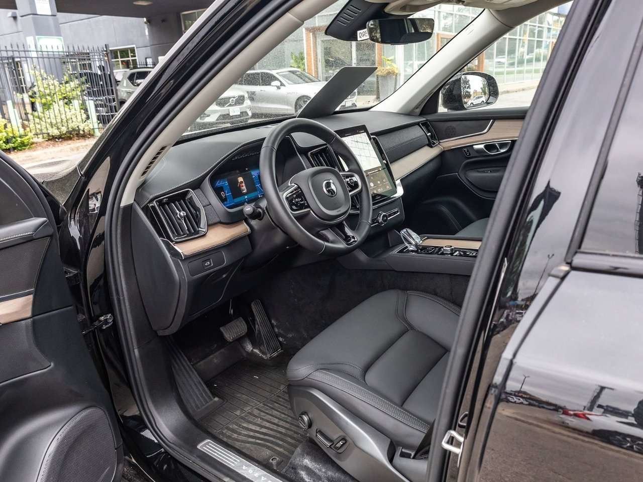 2026 Volvo XC90 Plus Dark Theme-7