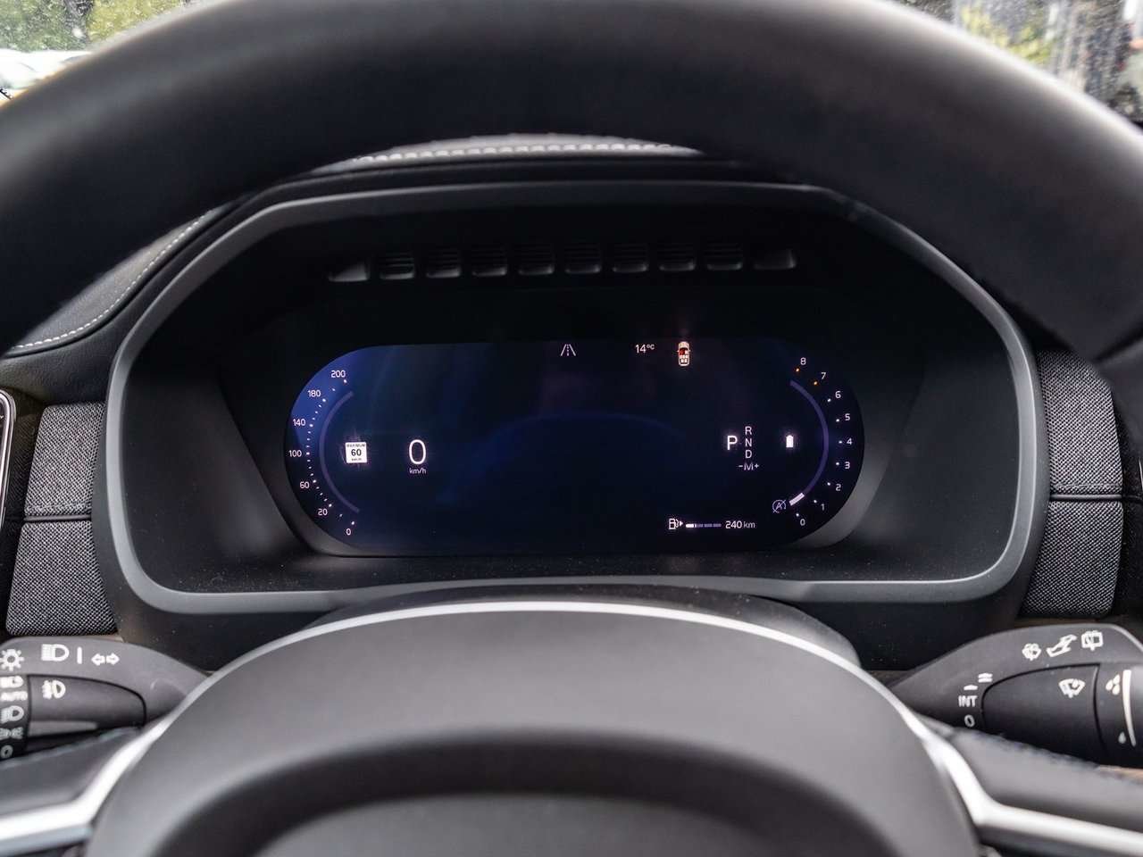 2026 Volvo XC90 Plus Dark Theme-9