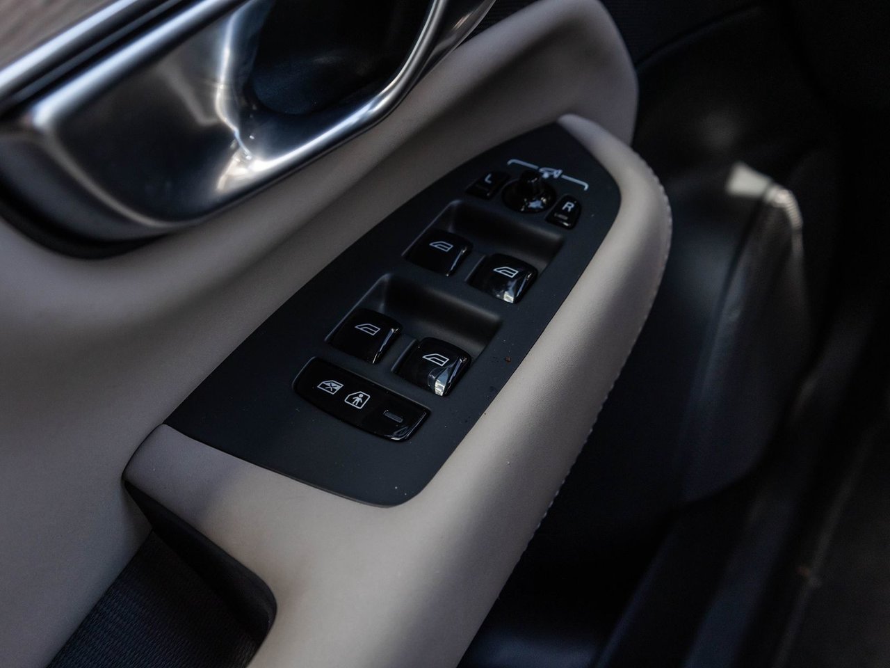 2026 Volvo XC90 Plus Bright Theme-14