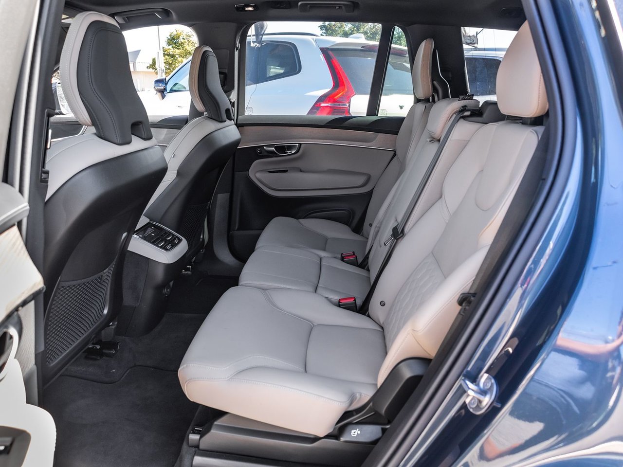 2026 Volvo XC90 Plus Bright Theme-25