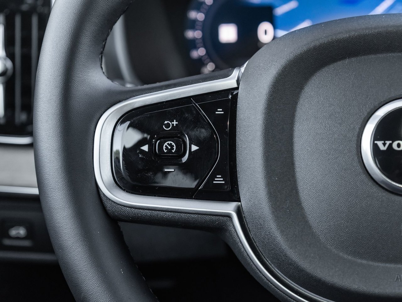 2026 Volvo XC90 Plus Bright Theme-11