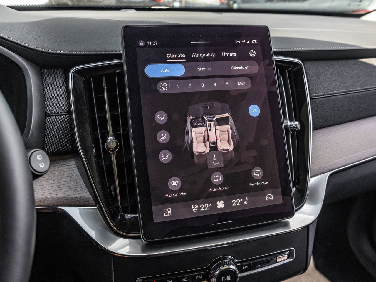 2026 Volvo XC90 Plus Dark Theme-19
