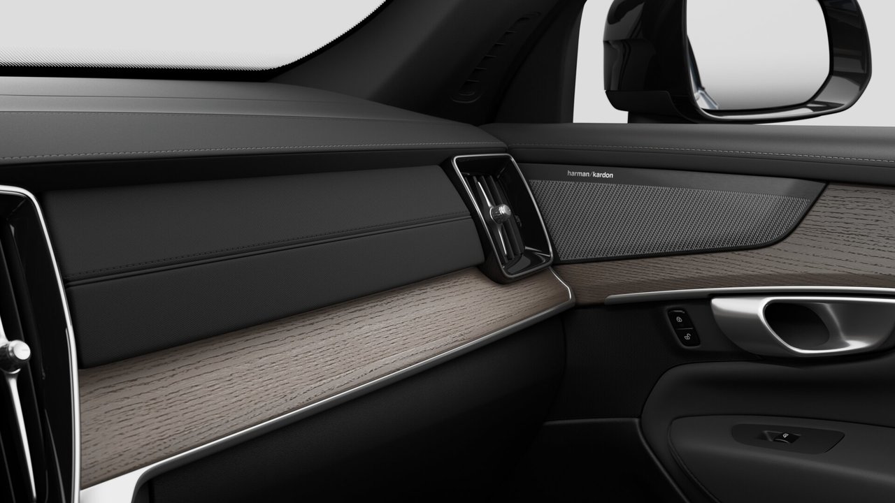2027 Volvo XC90 Plus Dark Theme-8