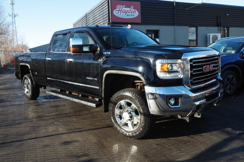 GMC Sierra 1500 SLT Crew Cab 4WD 2011