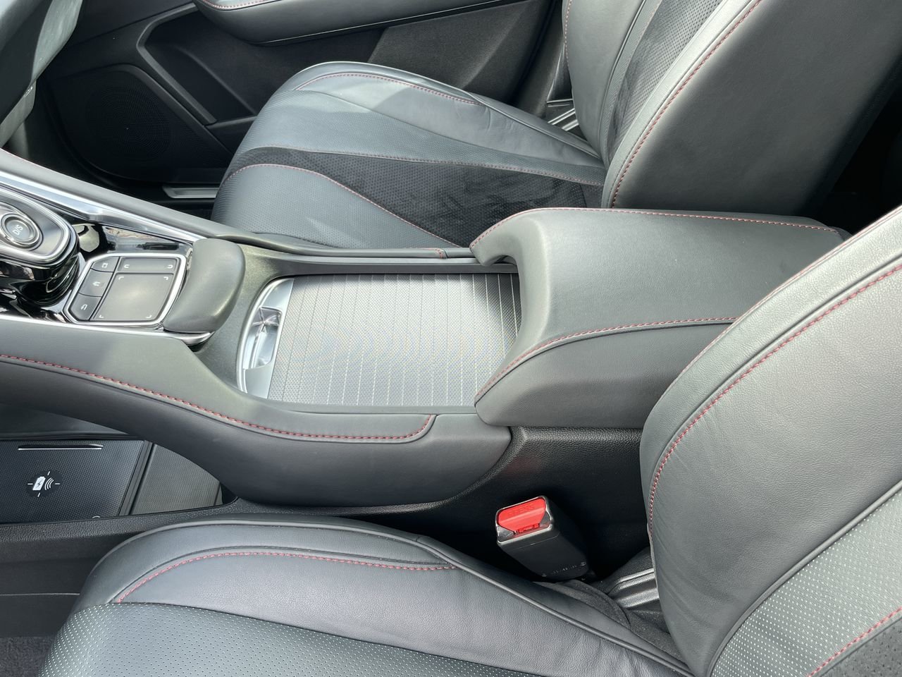 Used 2022  Acura SH-AWD A-Spec image 29