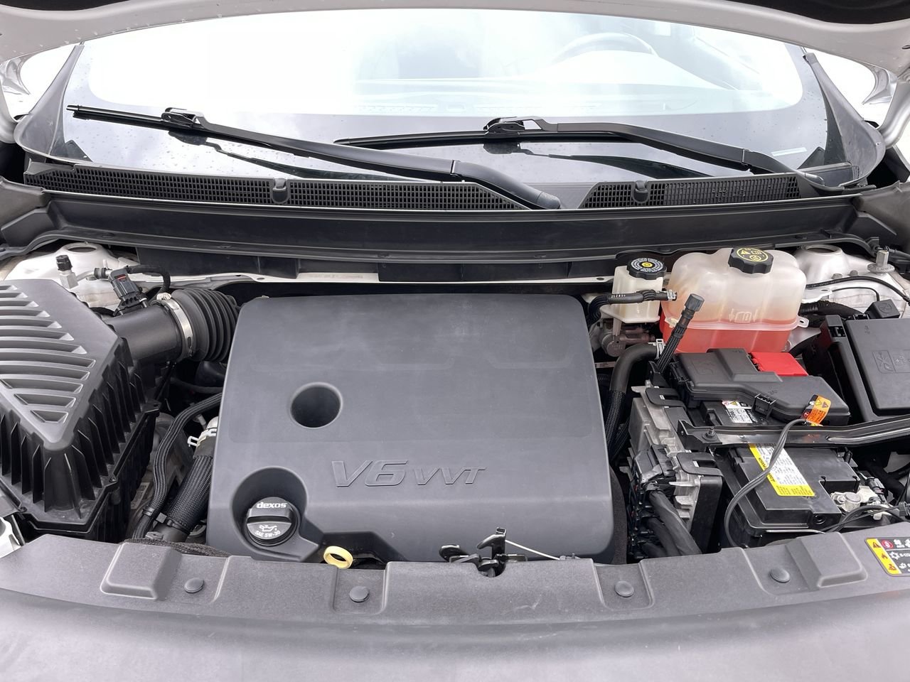 Used 2020  Buick AWD Premium image 34