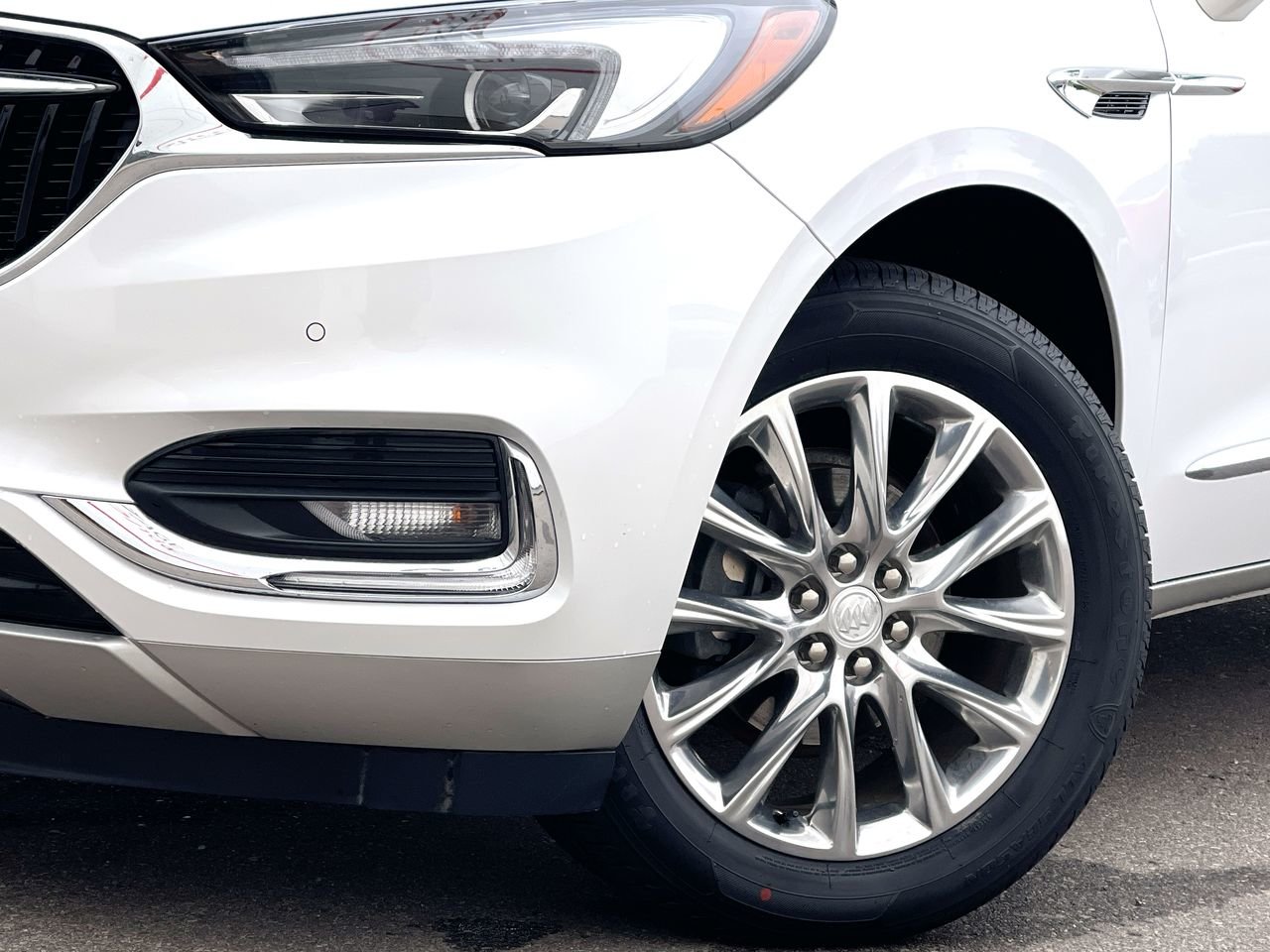 Used 2020  Buick AWD Premium image 18