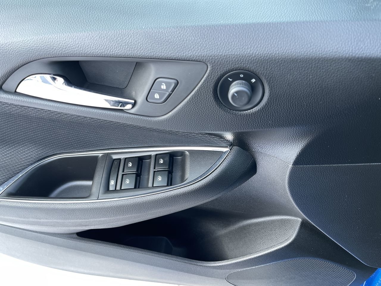 Used 2018  Chevrolet Hatchback LT - 6AT image 21