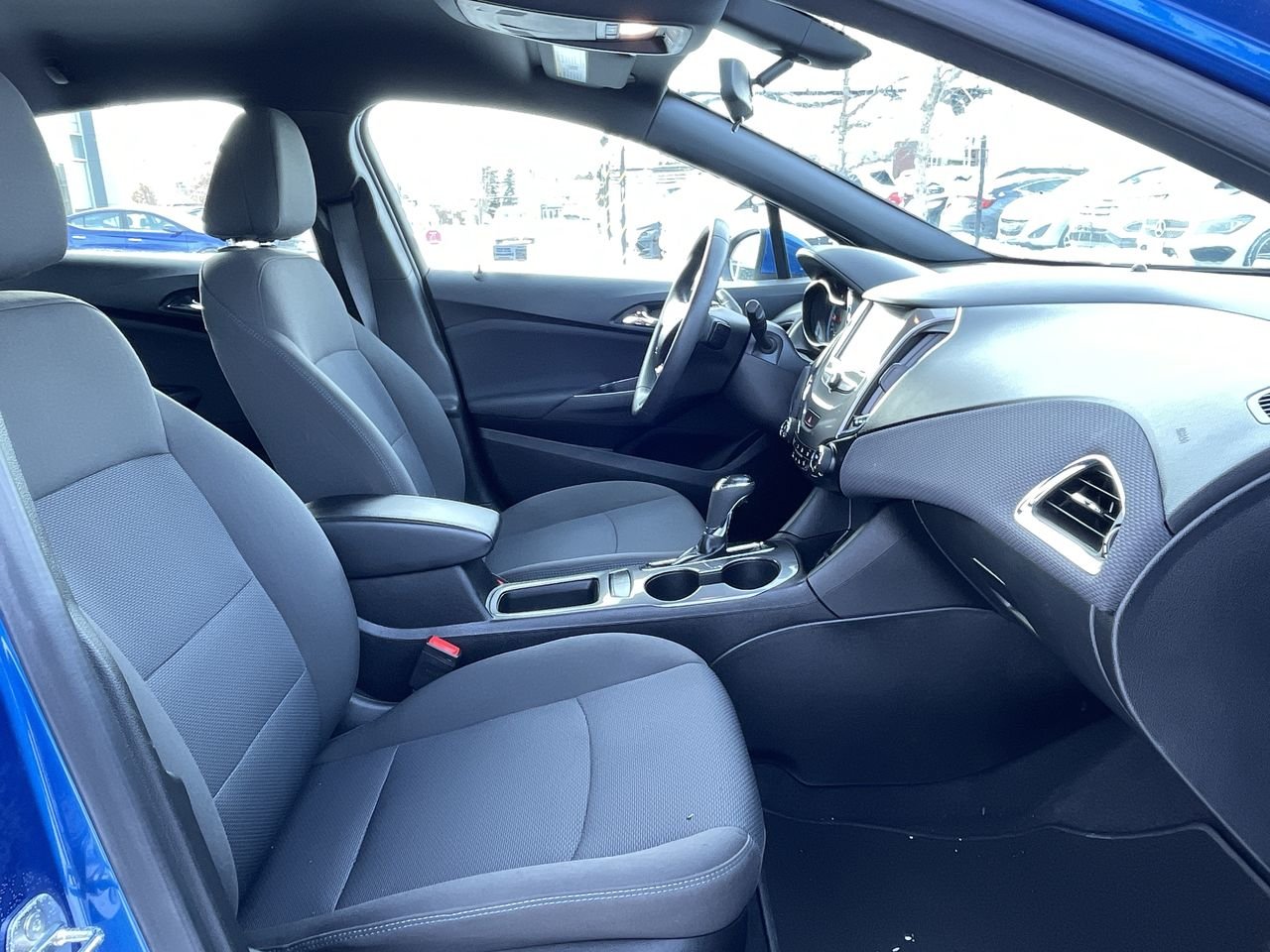 Used 2018  Chevrolet Hatchback LT - 6AT image 31