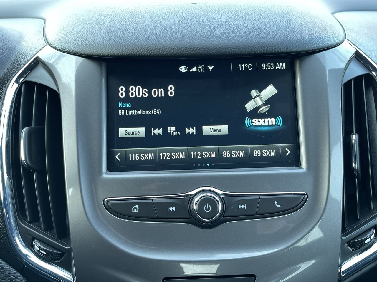Used 2018  Chevrolet Hatchback LT - 6AT image 24