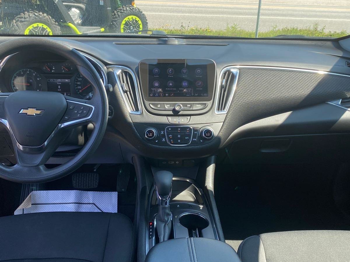 Used 2021  Chevrolet LT image 6