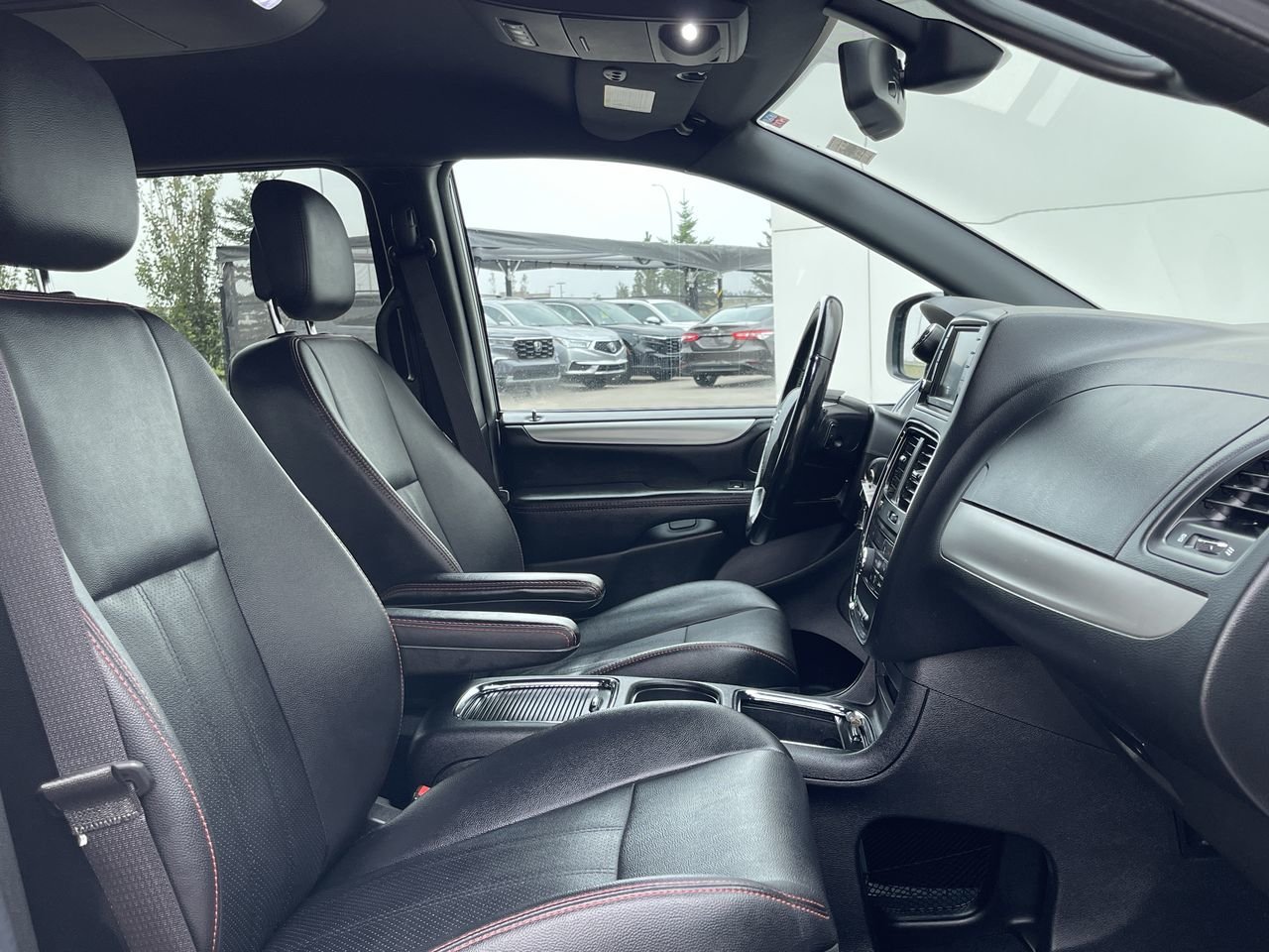 Used 2020  Dodge GT FWD image 32