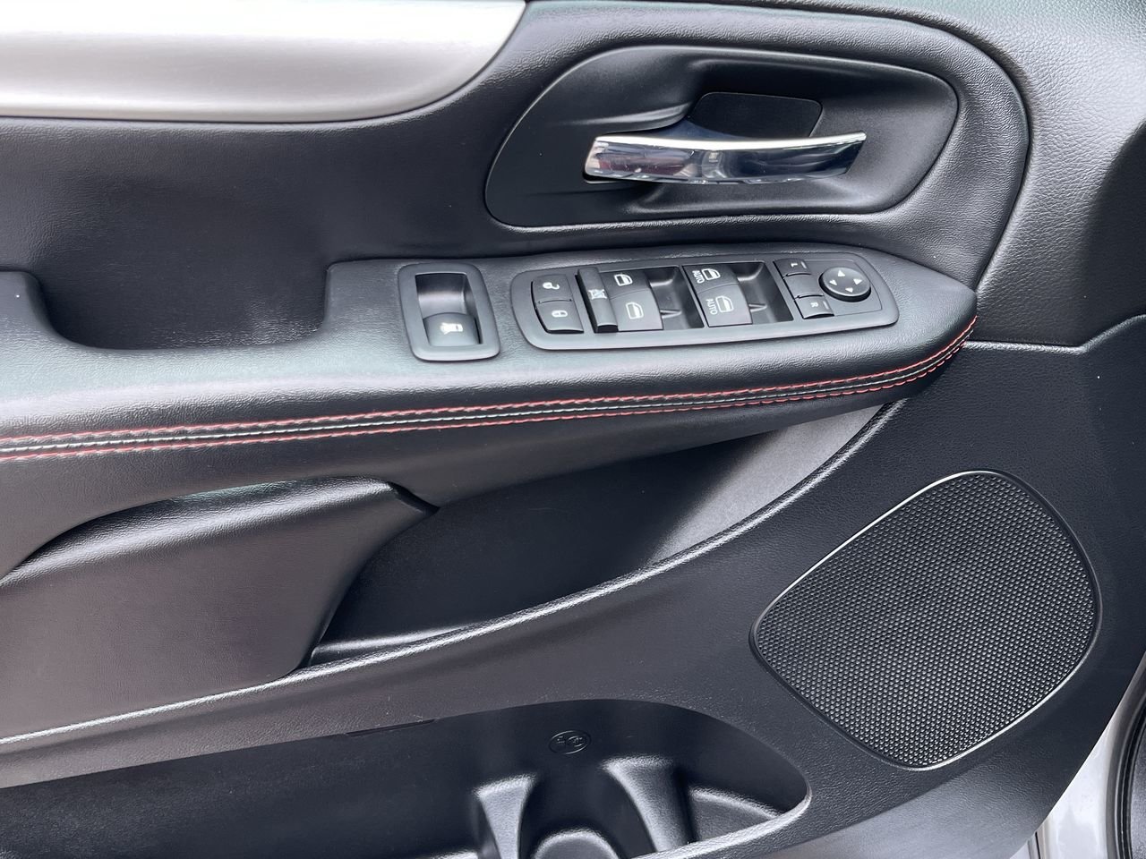 Used 2020  Dodge GT FWD image 21