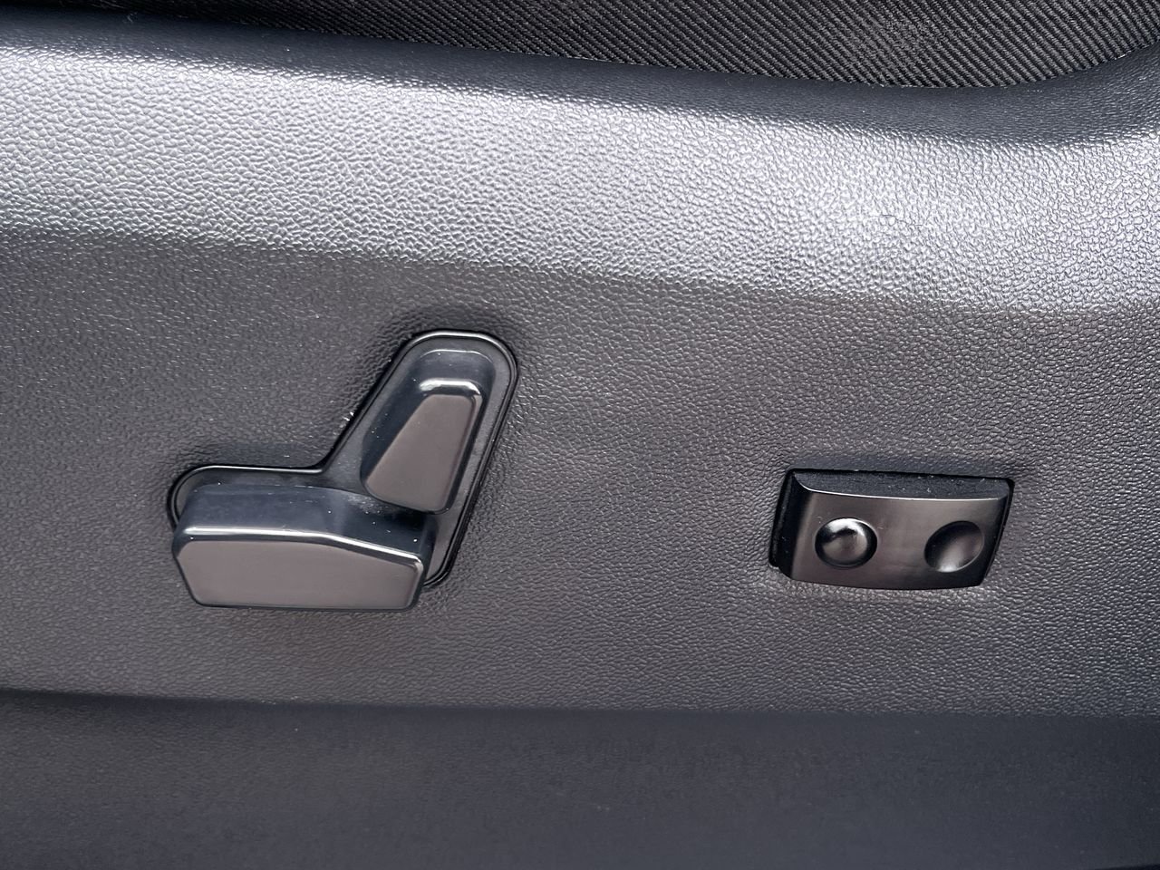 Used 2020  Dodge GT FWD image 20