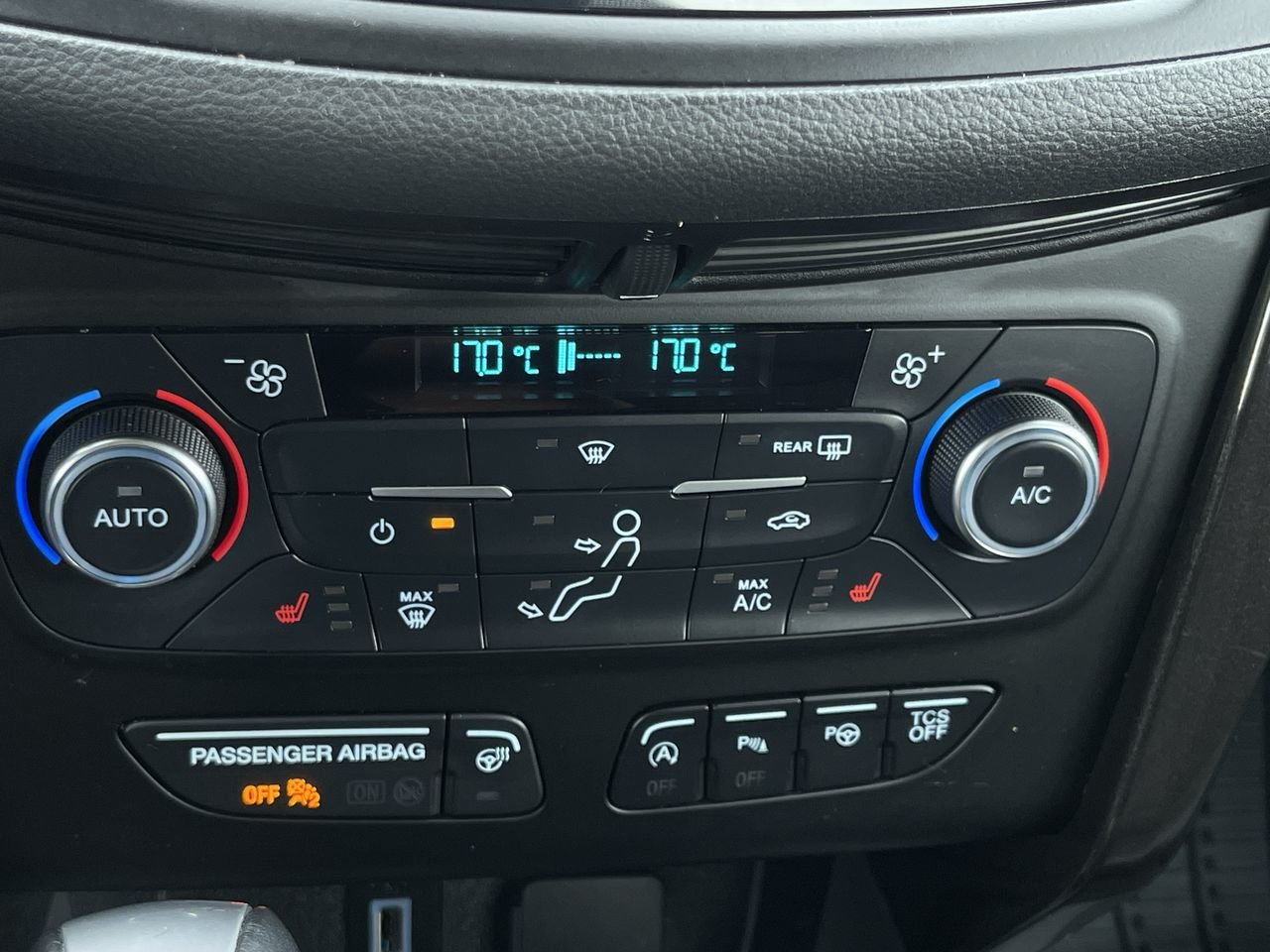 Used 2017  Ford Titanium - 4WD image 27
