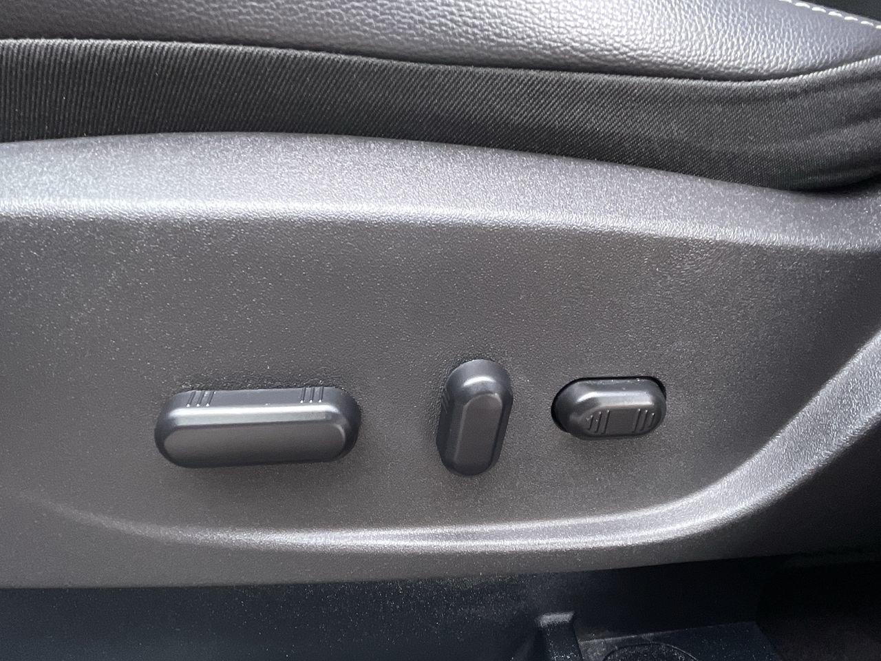 Used 2017  Ford Titanium - 4WD image 20
