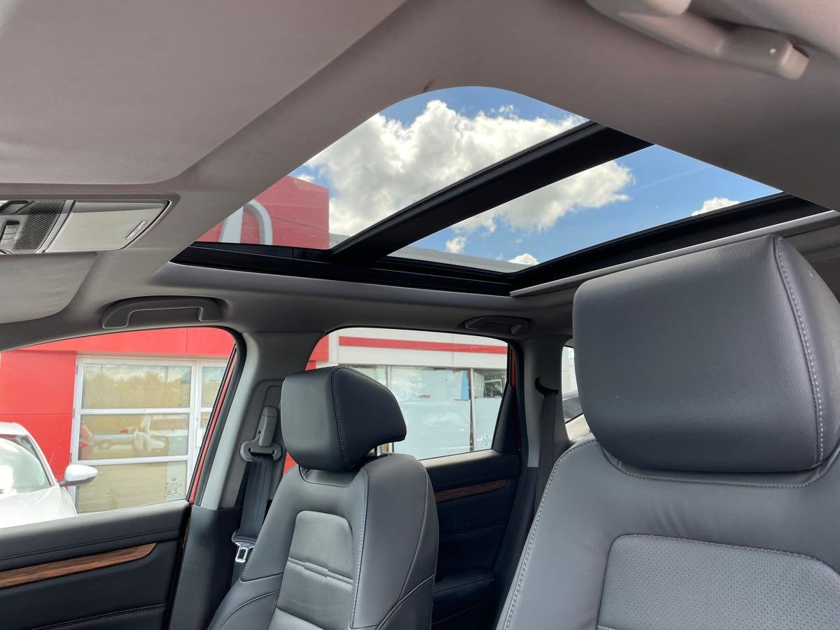 Certified Used 2019  Honda Touring AWD CVT image 5