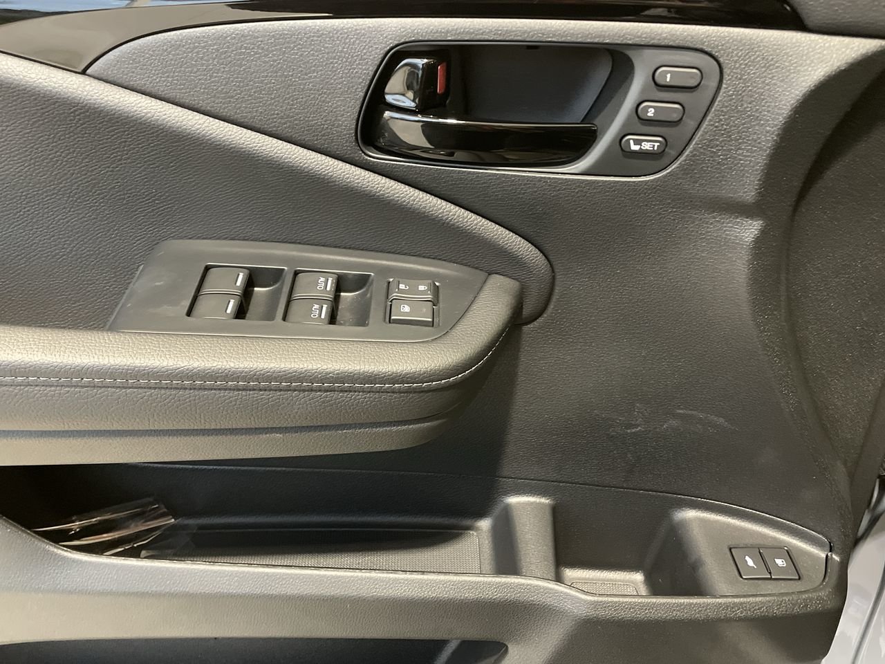 New 2023 Sonic Grey Pearl Honda TOURING image 23