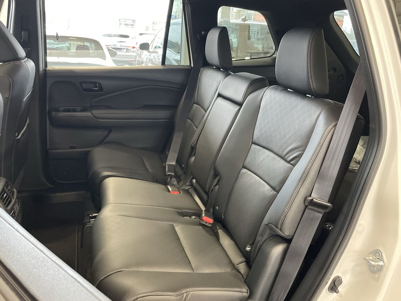New 2023 Platinum White Pearl Honda TOURING image 32