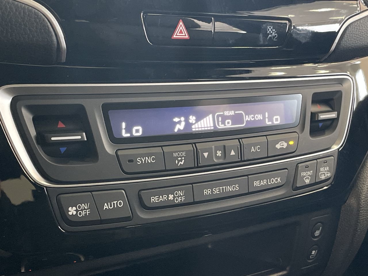 New 2023 Platinum White Pearl Honda TOURING image 28