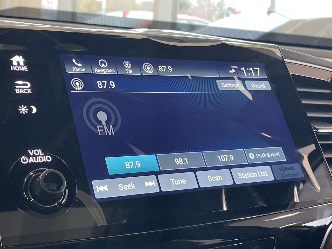 New 2023 Platinum White Pearl Honda TOURING image 25