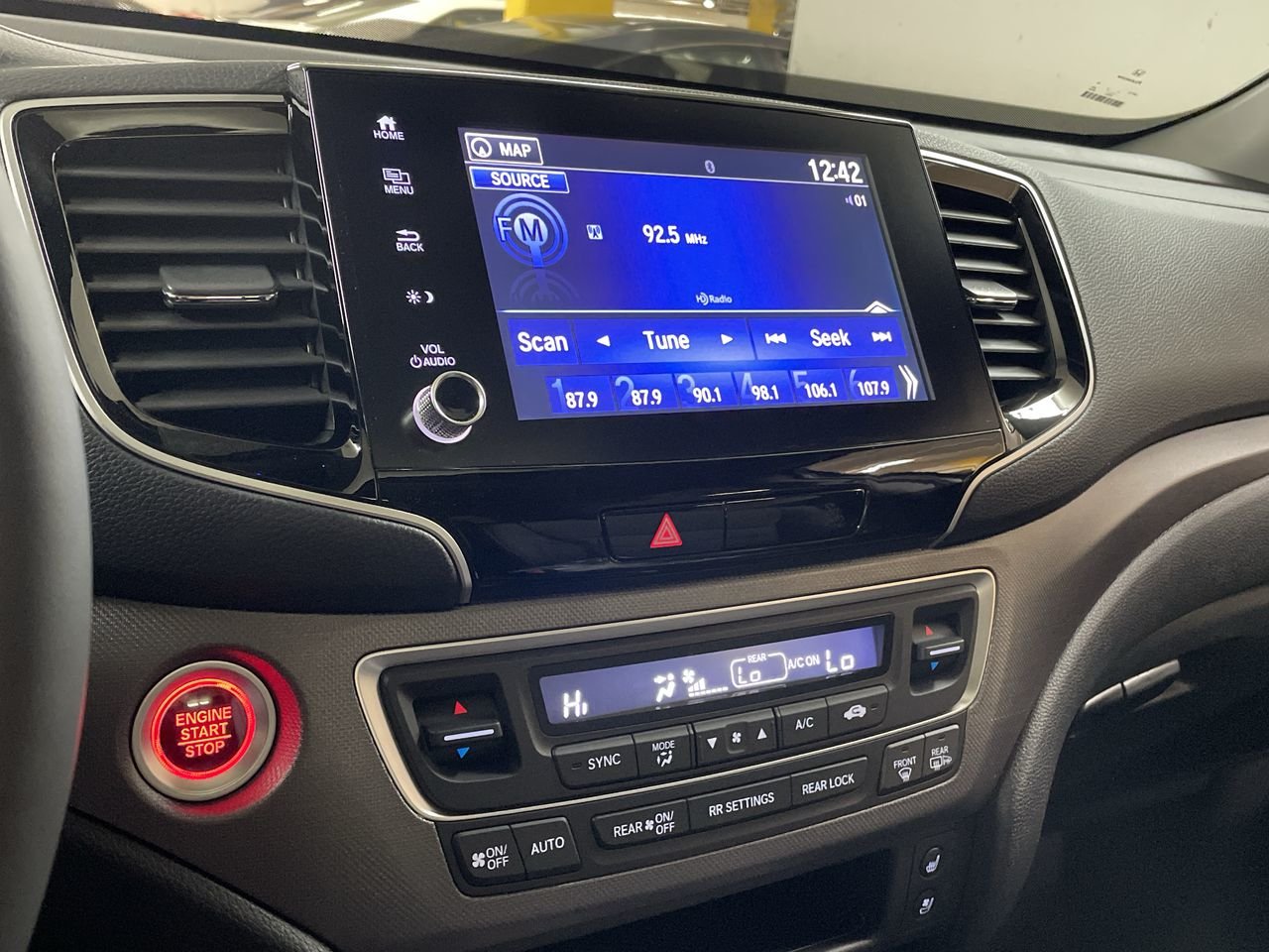 New 2023 Platinum White Pearl Honda TOURING image 31