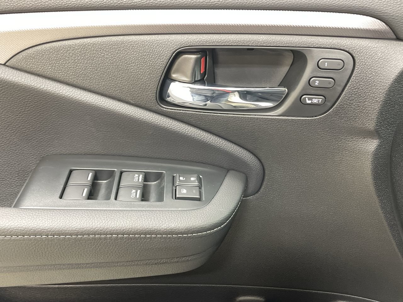 New 2023 Platinum White Pearl Honda TOURING image 24