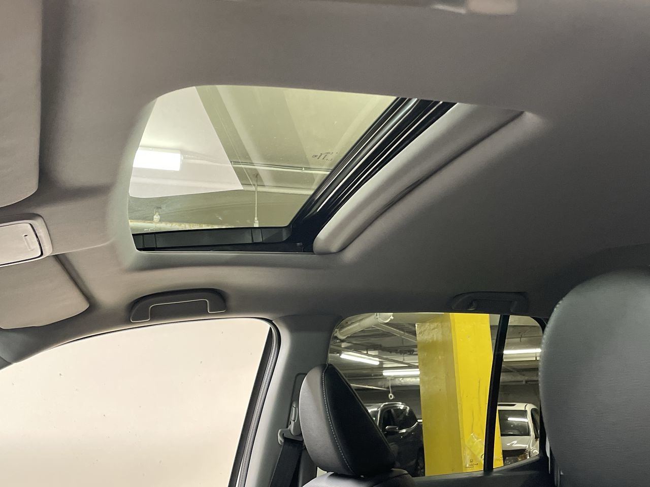 New 2023 Platinum White Pearl Honda TOURING image 32