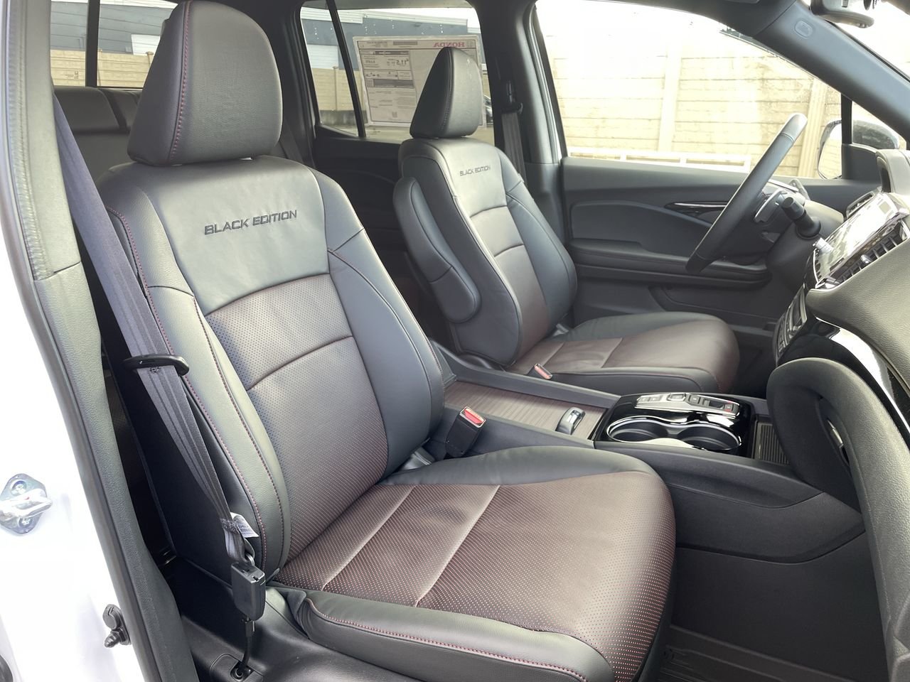 New 2023 Platinum White Pearl Honda BLACK EDITION image 33
