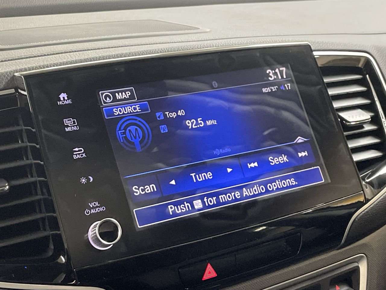 New 2023 Sonic Grey Pearl Honda TOURING image 26