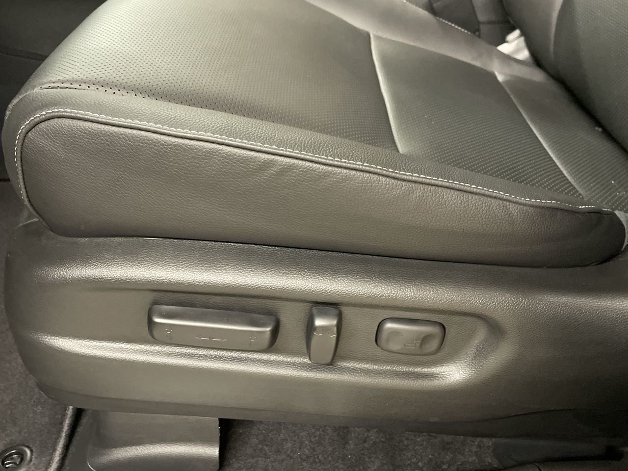 New 2023 Sonic Grey Pearl Honda TOURING image 23